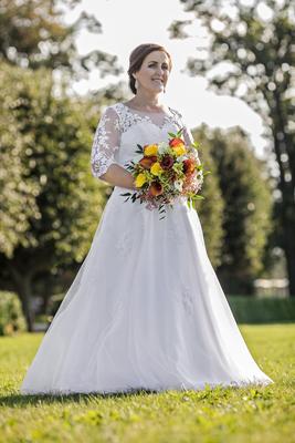 Krajkové svatební šaty - Obrázok č. 1