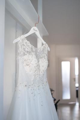 Krajkové svatební šaty s tylovou sukní - Obrázok č. 1