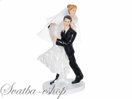 Figurka Ženich s nevěstou na rameni - Obrázok č. 1