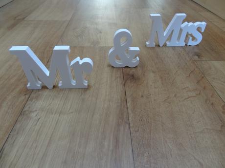 Dřevěné písmena "MR & MRS" - Obrázok č. 1