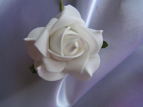 Bílé pěnové růže - 8 cm - Obrázok č. 1