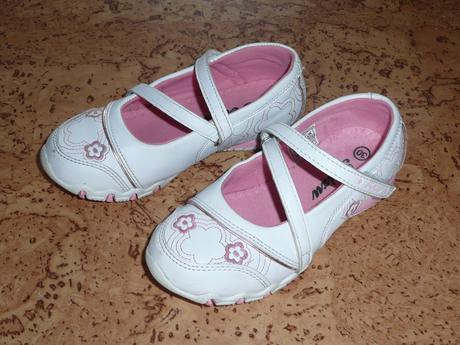 bílé boty s růžovou výšivkou  - Obrázok č. 1