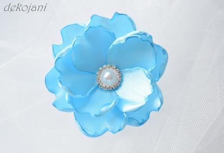 Modrá květina na kovové pinetě - Obrázok č. 1