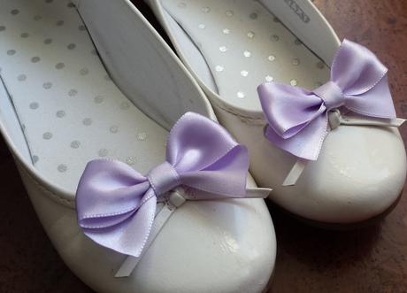 Klipy na boty pro nevěstu s lila mašličkou - Obrázok č. 1