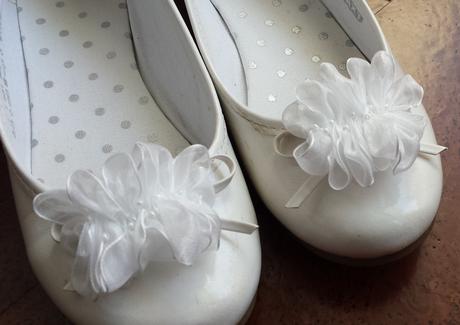 Klipy na boty pro nevěstu-bílá šifonová aplikace - Obrázok č. 1