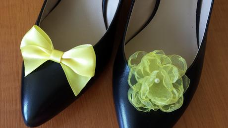 Klipy na boty pro nevěstu se žlutou mašličkou - Obrázok č. 1