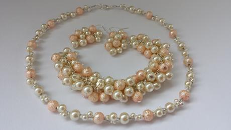 Svatební náramek "Michele" cinkáček ivory+lososová - Obrázok č. 1