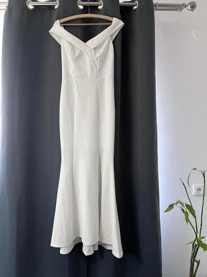 Bílé šaty - Obrázok č. 1