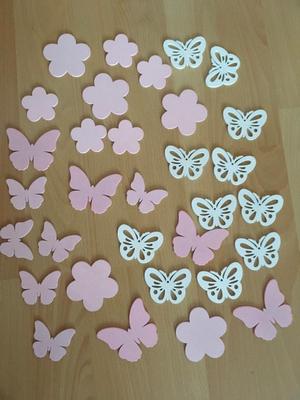 dřevěné dekorace na stůl - motýlci, kytičky - Obrázok č. 1