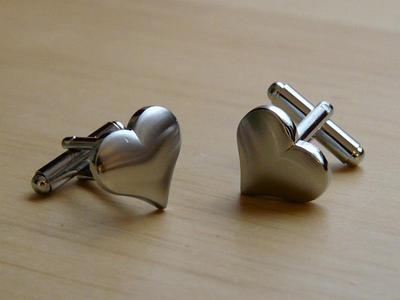 Manžetové knoflíčky ve tvaru srdce, 2 kusy (1 pár) - Obrázok č. 1