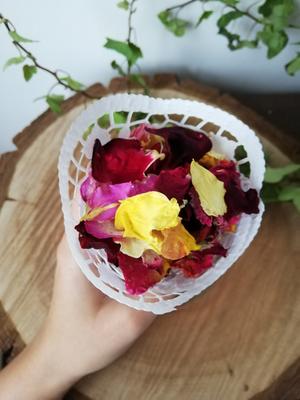 Sušené okvětní lístky růží - Obrázok č. 1