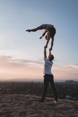 Romantická párová akrobacie - Obrázok č. 1