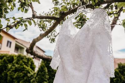 Svatební šaty - Obrázok č. 1