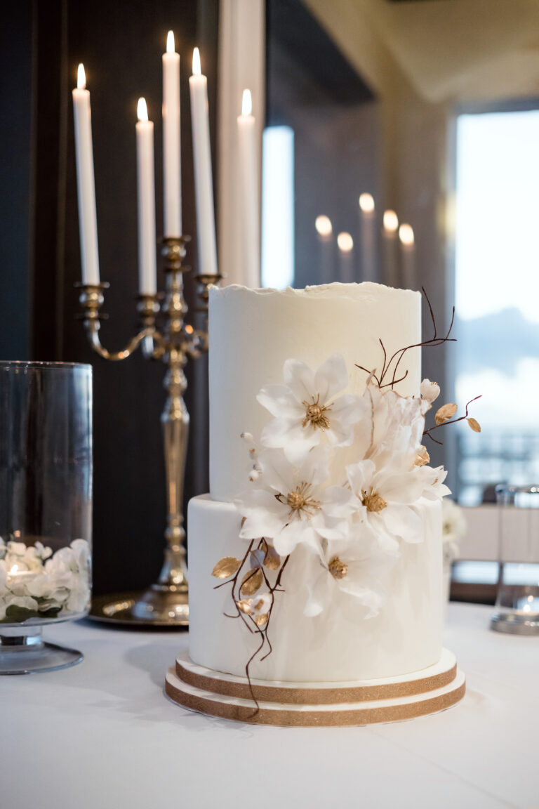 bílí svatební dort